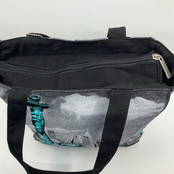 Robin Ruth New York City Graphic Tote Bag - Picture 7 of 11